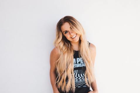 Photo of Lindsay Ell by Taylor Kelly
